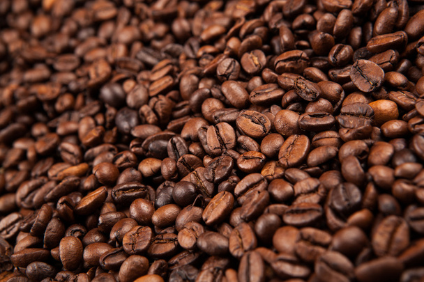 Жареный кофе в зернах закрыть - Фото, изображение