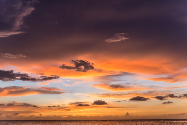 auringonlaskun pilvi tausta
 - Valokuva, kuva