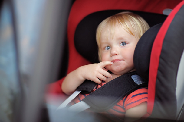 Toddler boy in car seat - Φωτογραφία, εικόνα
