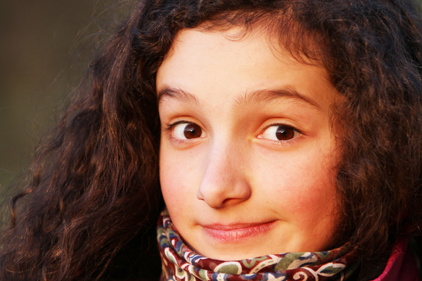 美しい幸せな若い女の子の肖像画 - 写真・画像
