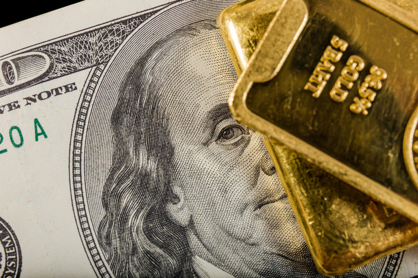Ouro e dinheiro
 - Foto, Imagem