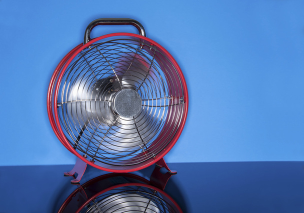 Ventilatore estivo di raffreddamento
 - Foto, immagini