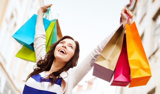 woman with shopping bags in ctiy - Foto, immagini