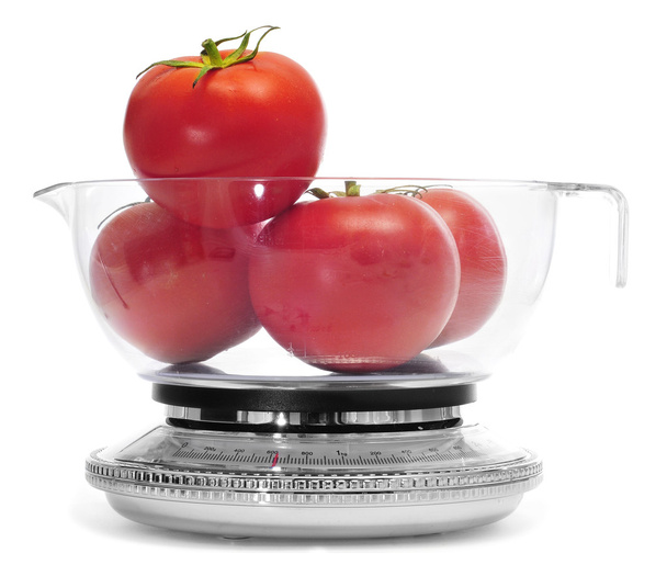 Tomatoes on a kitchen scale - Foto, Imagem