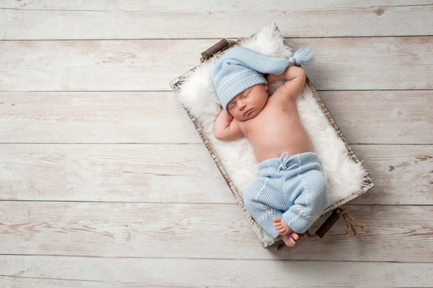Dormire Neonato Indossare il pigiama
 - Foto, immagini