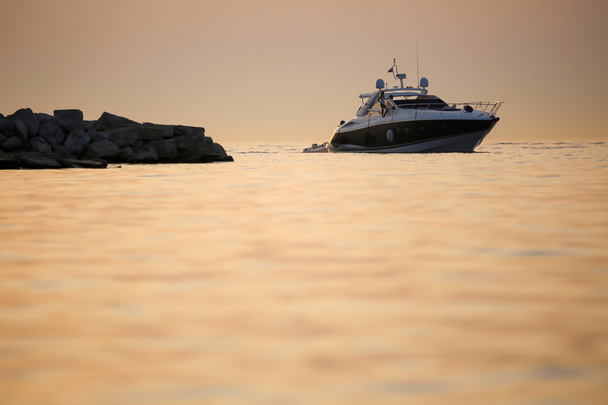Vene kanssa veneen Adrianmeren
 - Valokuva, kuva