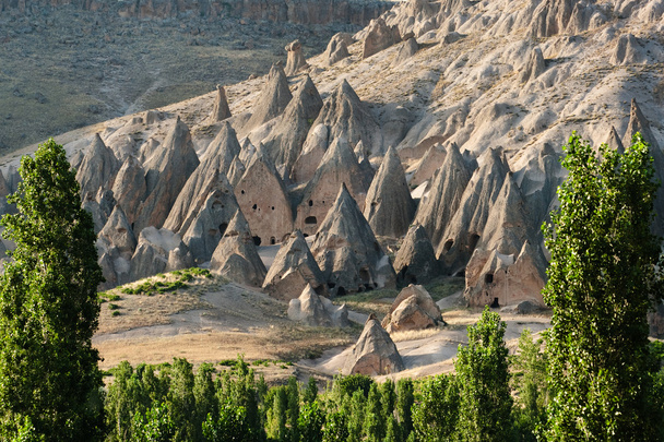 Gruppe von Felsformationen in Kappadokien - Türkei - Foto, Bild