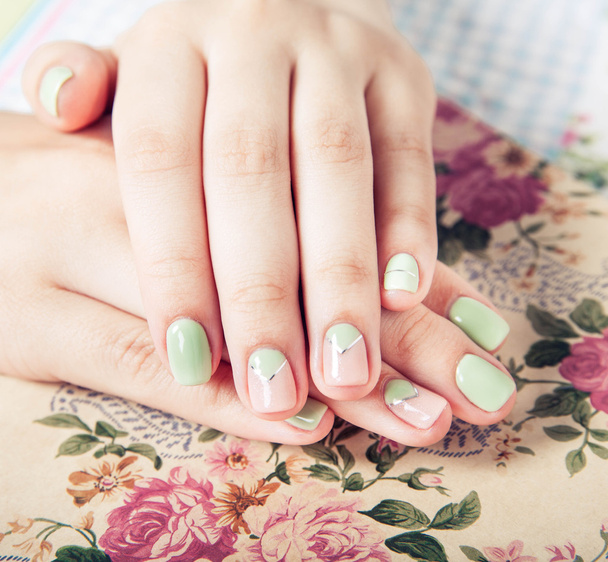 beautiful turquoise manicure. fashion - Foto, afbeelding