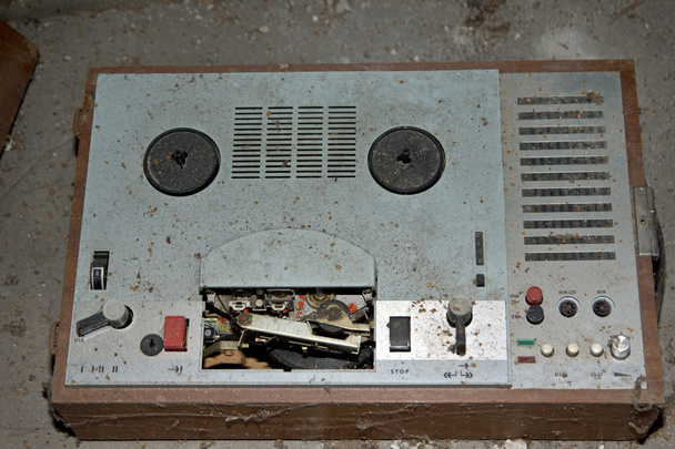 Stary magnetofon magnetofony szpulowe - Zdjęcie, obraz