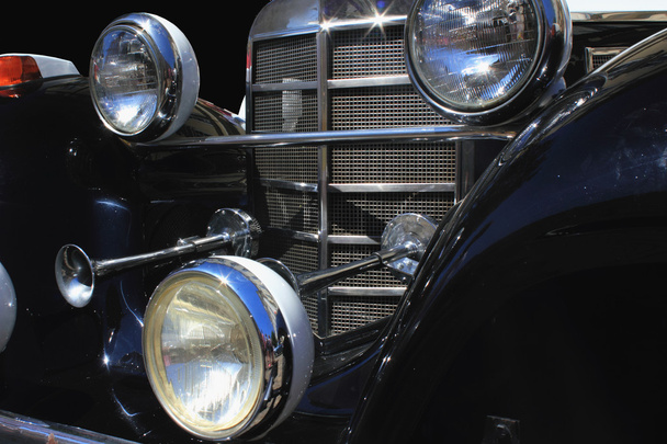 Přední světlomety a mříž obnovený retro auta, zblízka fr - Fotografie, Obrázek
