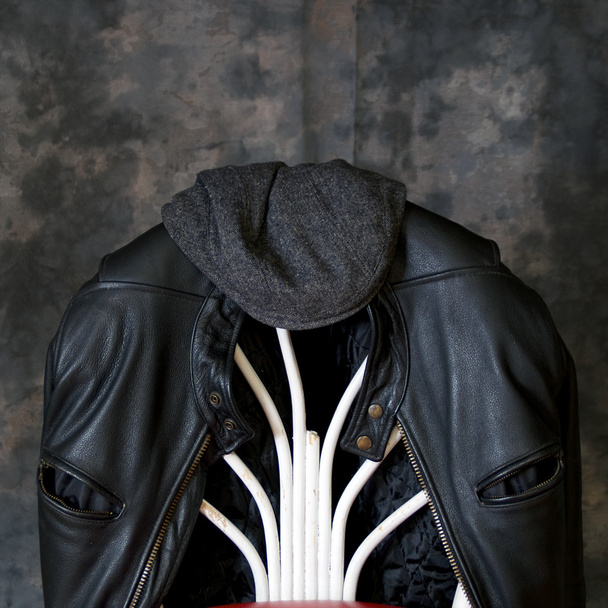 革オートバイのジャケットと帽子 - 写真・画像