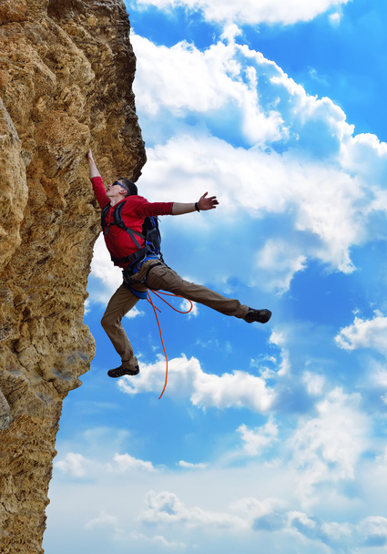 альпинист упал со скалы
 - Фото, изображение