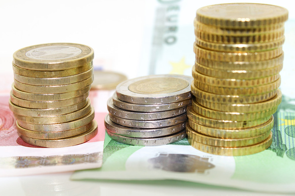монети євро і грошові купюри - Фото, зображення
