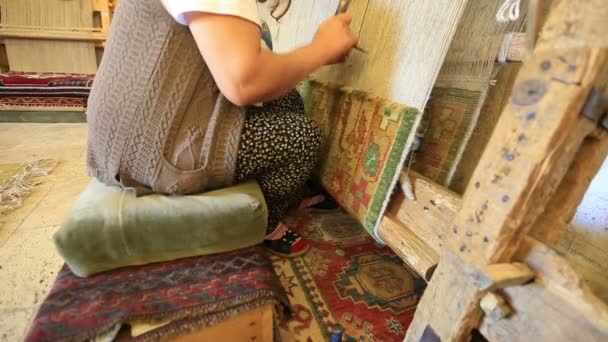 ręcznie wykonany dywan - Materiał filmowy, wideo