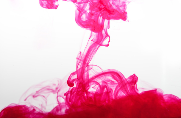 tinta rosa espalhada na água
 - Foto, Imagem