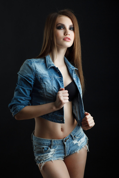 Young girl posing in the studio - Fotó, kép