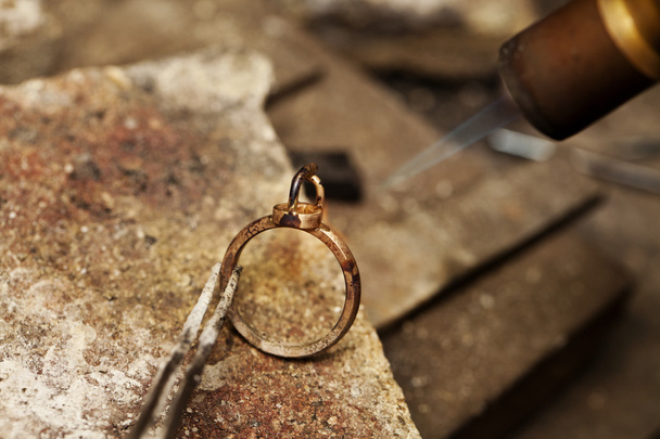 anillo de soldadura joyero
 - Foto, imagen