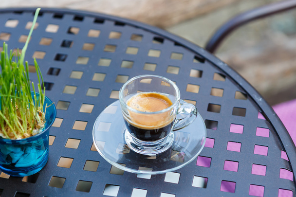 Coffee cup on table in cafe  - Фото, зображення