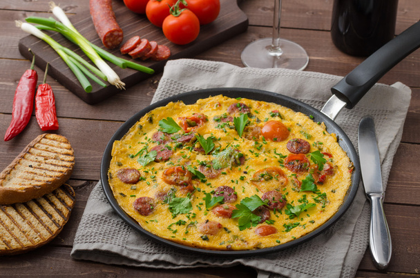 Mens omelette with chorizo - Foto, immagini
