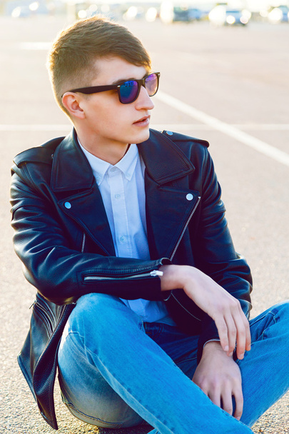 young stylish handsome guy - Foto, afbeelding