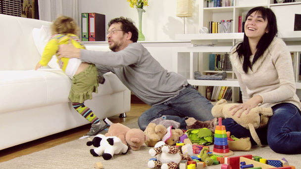 boldog családi játék és nevetve - Felvétel, videó