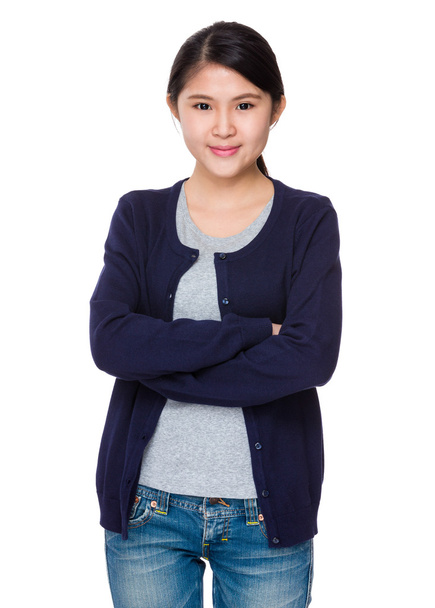 Aasialainen nuori nainen sinisessä villatakissa
 - Valokuva, kuva