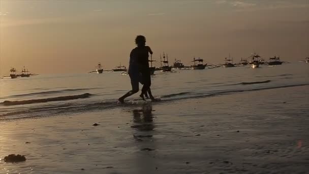 Liebhaber bei Sonnenuntergang - Filmmaterial, Video