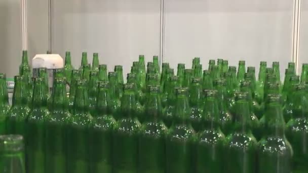 Üveg palackok mozgása - Felvétel, videó