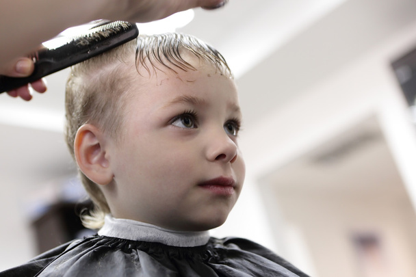 Kid at hairdresser salon - Foto, Imagem