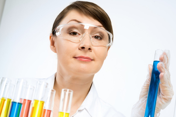 Attractive female scientist making tests - Zdjęcie, obraz