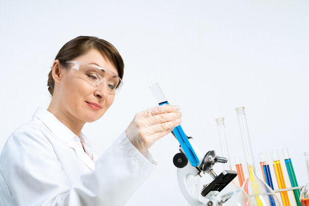 female scientist making tests in laboratory - Zdjęcie, obraz