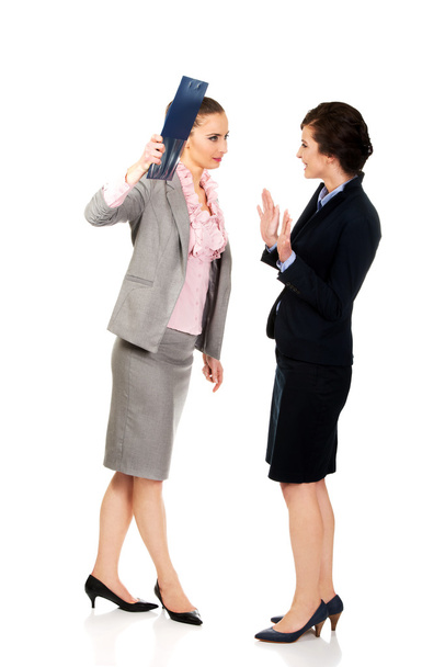 Businesswoman disagree with her friend idea. - Foto, imagen