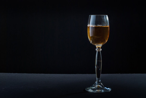 ウイスキーのショット グラス - 写真・画像