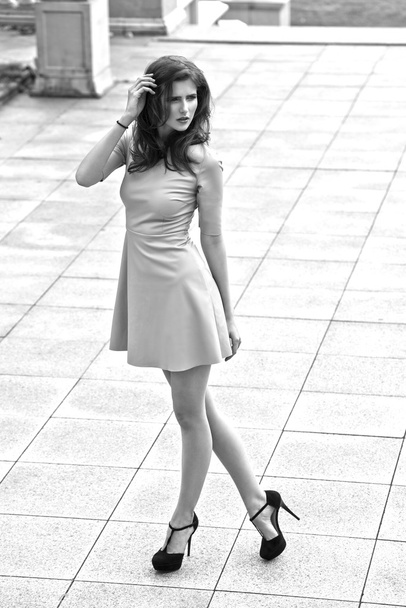 BW outside portrait of elegant girl  - Fotografie, Obrázek
