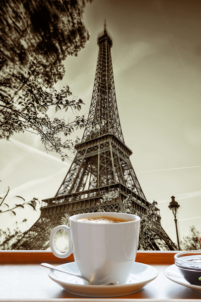 Eiffeltoren met kop koffie in kunststijl, paris, Frankrijk - Foto, afbeelding