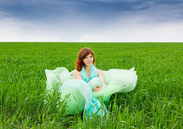 Charming hostess green fields - Photo, Image