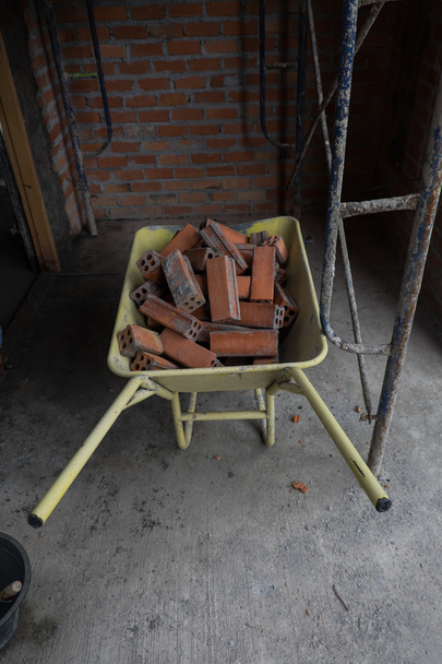 red brick in construction cart - Fotografie, Obrázek