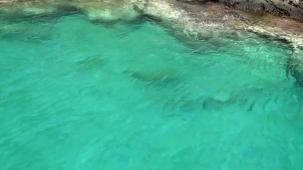 Водна текстура на узбережжі Середземного моря
 - Кадри, відео