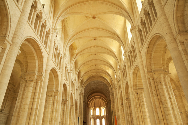 Abadía de Saint-Georges de Boscherville
 - Foto, Imagen