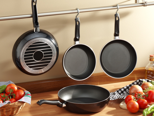 set of black frying pans - Fotoğraf, Görsel