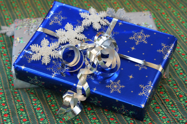 mooie blauw en zilver verpakt geschenken. - Foto, afbeelding