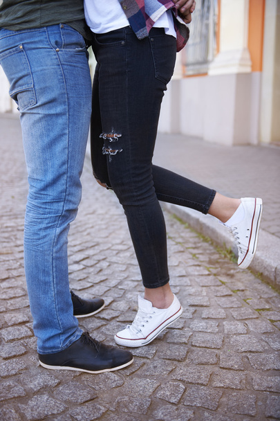 τα πόδια του ζευγάρι στην αγάπη - Φωτογραφία, εικόνα