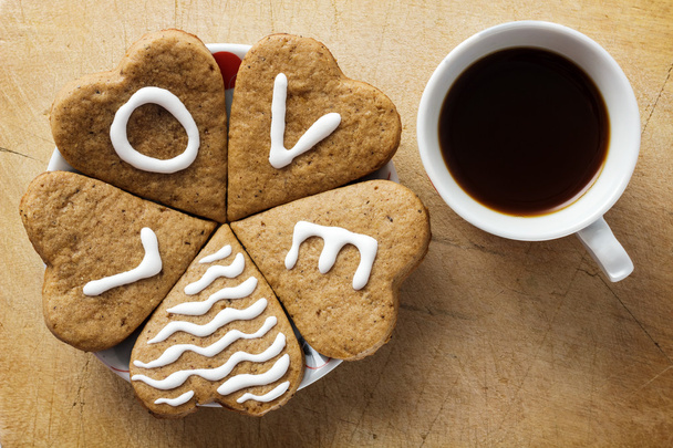 Печенье в форме сердца с кофе
 - Фото, изображение