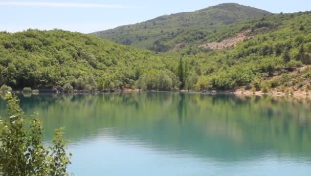 jezero v gorges du verdon, jižně od Francie - Záběry, video