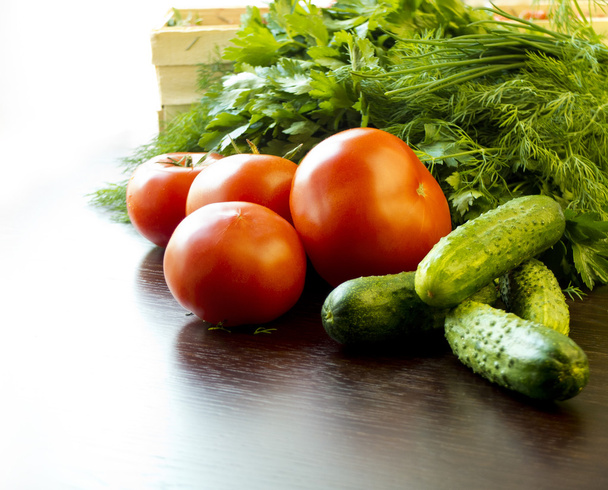 Terveelliset luonnonmukaiset elintarvikkeet - hedelmät ja vihannekset
 - Valokuva, kuva