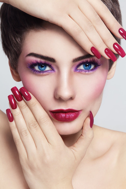 woman with stylish make-up and long nails - Foto, immagini