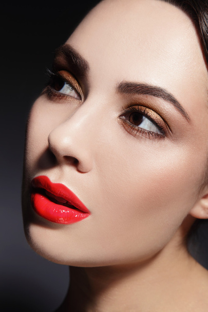 woman with red lips and stylish make-up - Fotografie, Obrázek