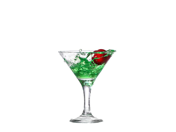   Yeşil izole üzerinde beyaz arka plan ile kokteyl - Fotoğraf, Görsel