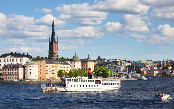 turystów na łodzi oglądanie atrakcji Sztokholmu  - Zdjęcie, obraz