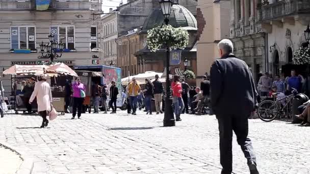 Ruch na ulicy miasta - Materiał filmowy, wideo